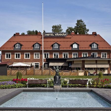 Hotel Vaennaes Vannas Esterno foto
