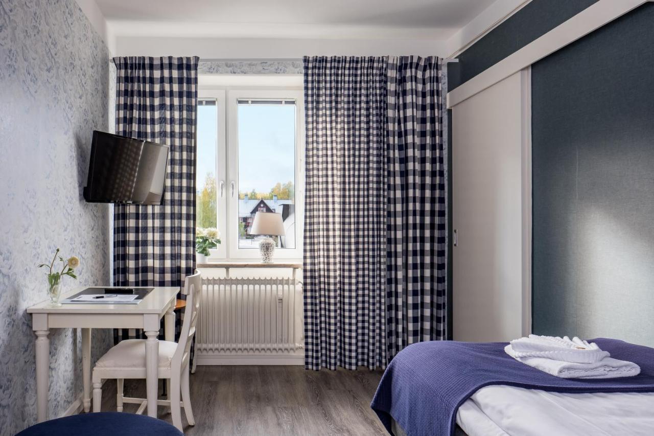 Hotel Vaennaes Vannas Esterno foto