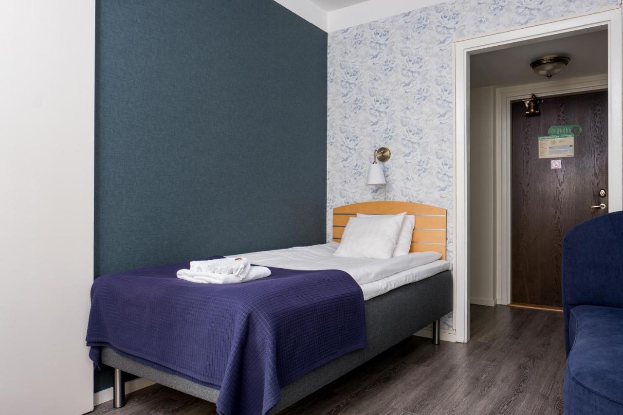 Hotel Vaennaes Vannas Esterno foto