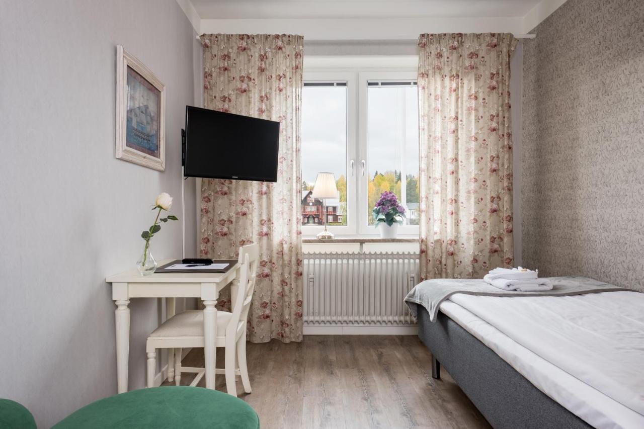 Hotel Vaennaes Vannas Esterno foto