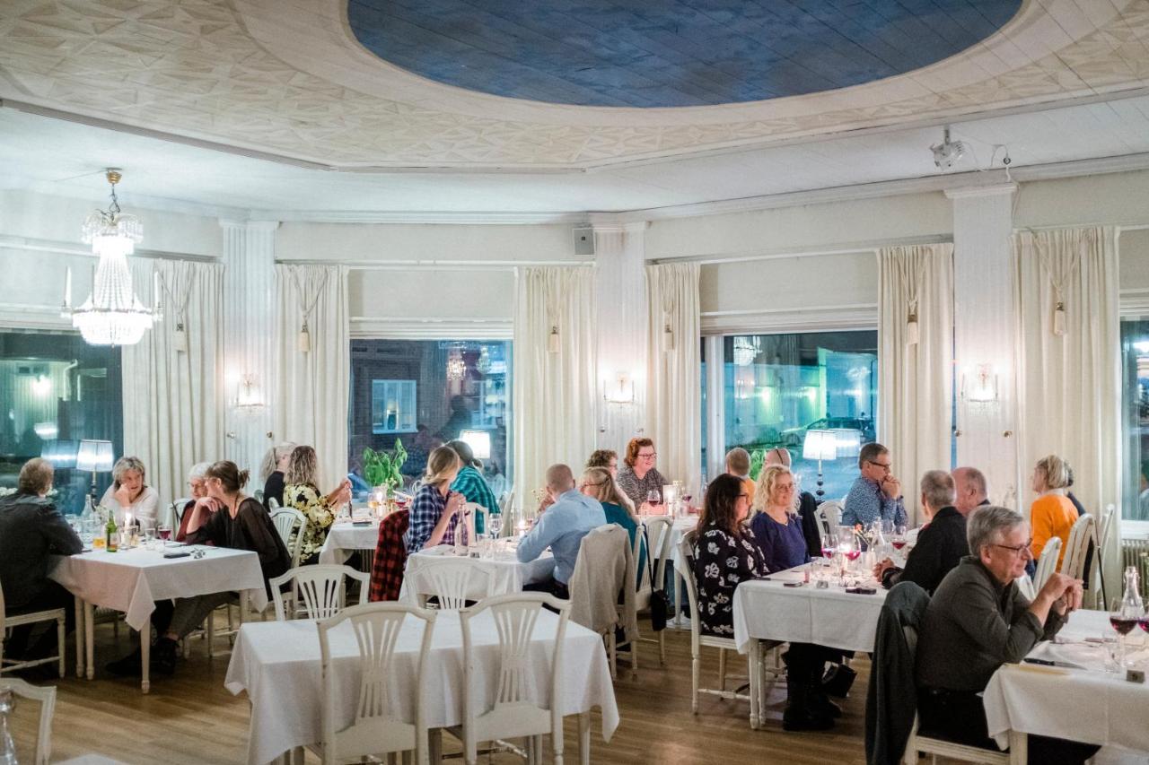 Hotel Vaennaes Vannas Esterno foto